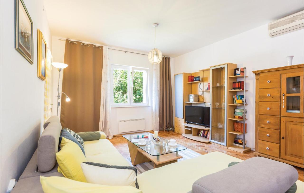 Lovely Apartment In Makarska With Wifi Exterior photo