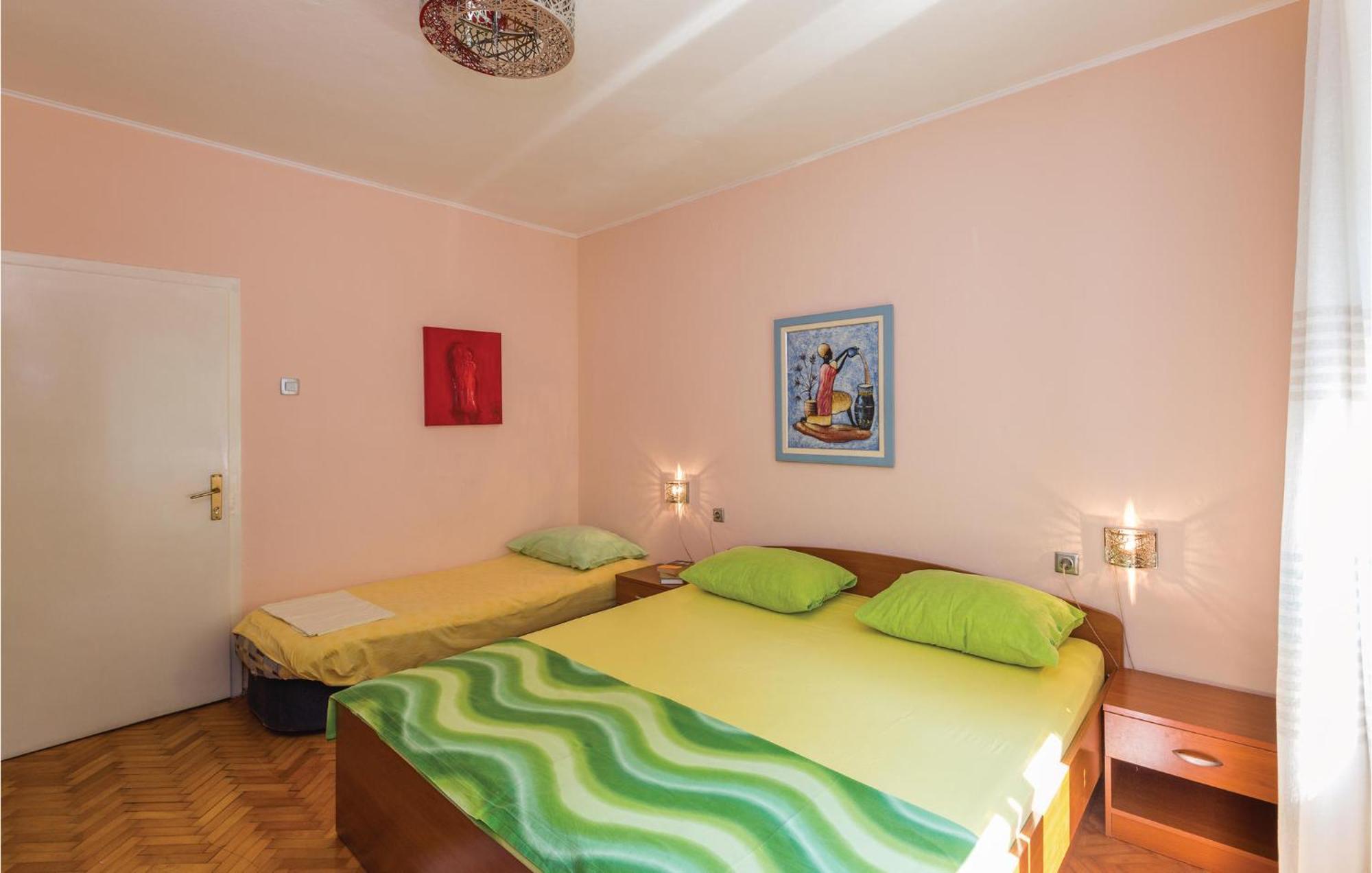 Lovely Apartment In Makarska With Wifi Exterior photo